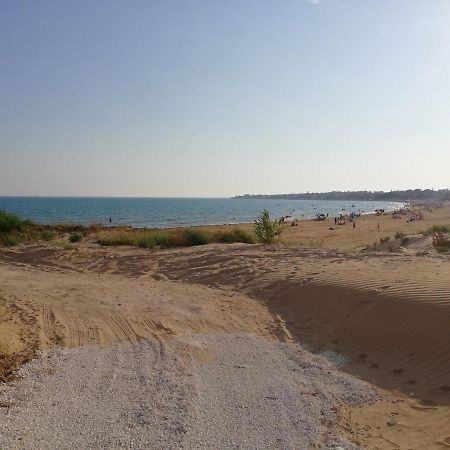 New Rooms On The Beach Pozzallo Bagian luar foto