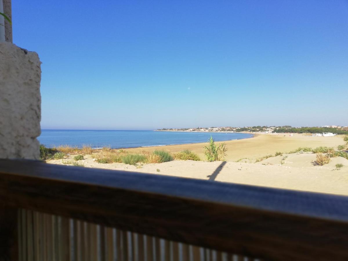 New Rooms On The Beach Pozzallo Bagian luar foto